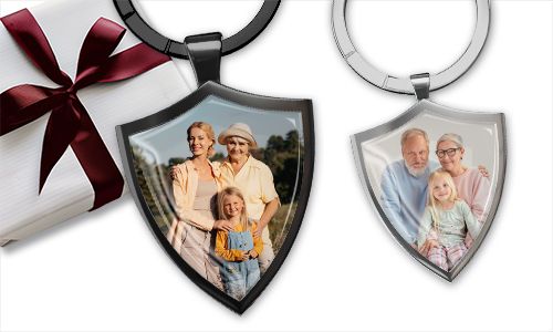 Keychain shield with your photo of grandma