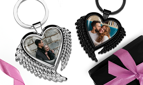 Heart-shaped keychain with wings and a photo with your girlfriend