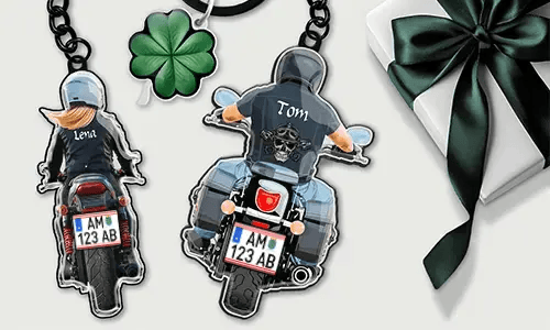 Personalised motorcycle keychain with name and license plate - gift for him/her