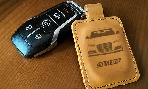 gallery-keychain-leather-quadrangular-car silhouette-3