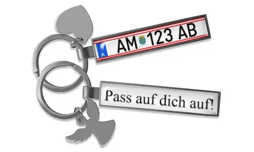 Personalisierte Schlüsselanhänger mit individuellem Nummernschild, eigenen Zahlen und Metallfinish-Design
