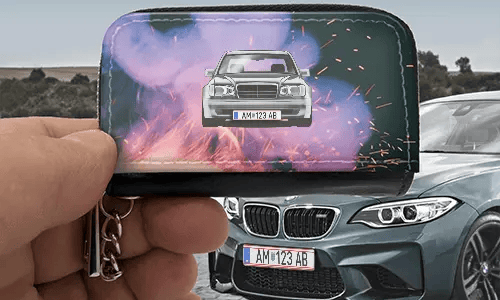 autoschlüssel cover mit Feuer Hintergrund in der Hand autoschlüssel cover