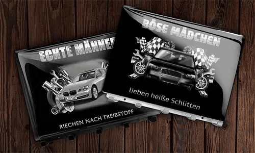 schlüsselbrett design in zwei Varianten auf dem Holz designer schlüsselbrett