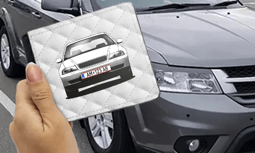 personalisiertes portemonnaie mit Weißleder Hintergrund in der Hand portemonnaie foto