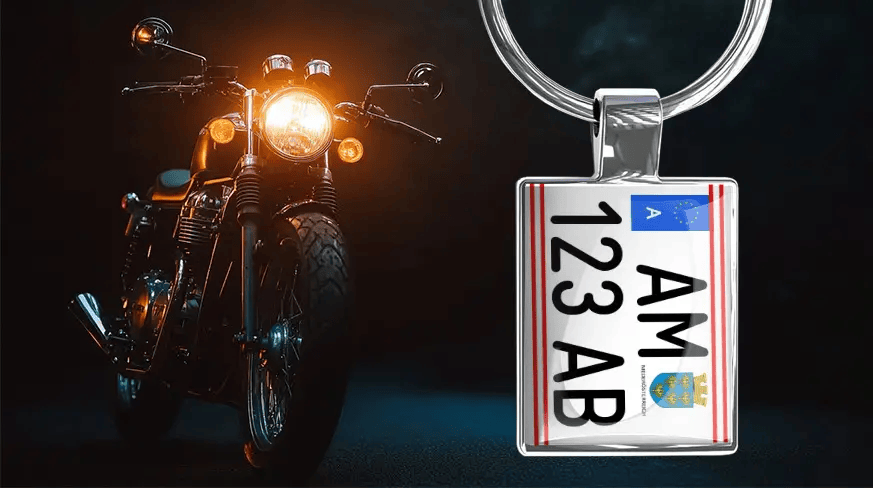 Motocyklový přívěsek na klíče